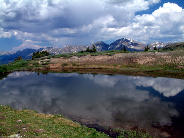 summit views @CottonwoodPass 15july05 LAH015